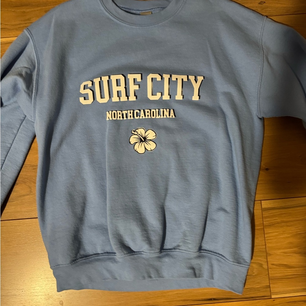 Gildan Surf City North Carolina Blue Crewneck Sweater